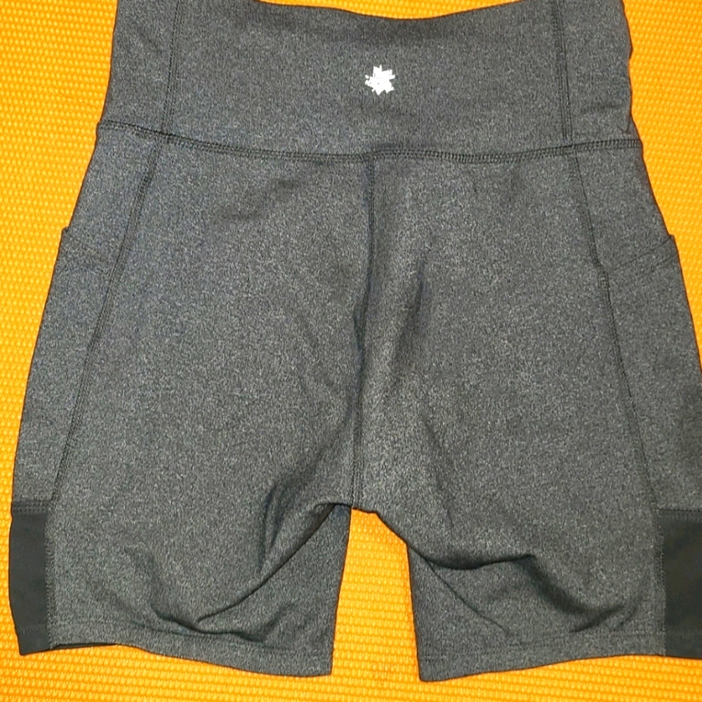 Gym shorts - Picture 2 of 2